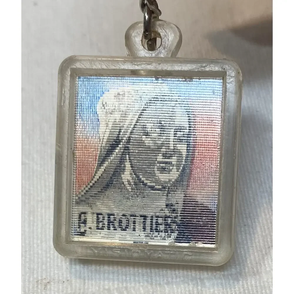 orphelins apprentis d'auteuil flicker keychain 40 R. La Fontaine Paris 16